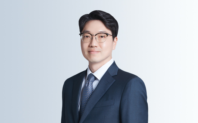 [알아두면 쓸모있는 법률상식] 강제추행죄, 신체 접촉 없어도 위력·강제성 인정되면 처벌대상